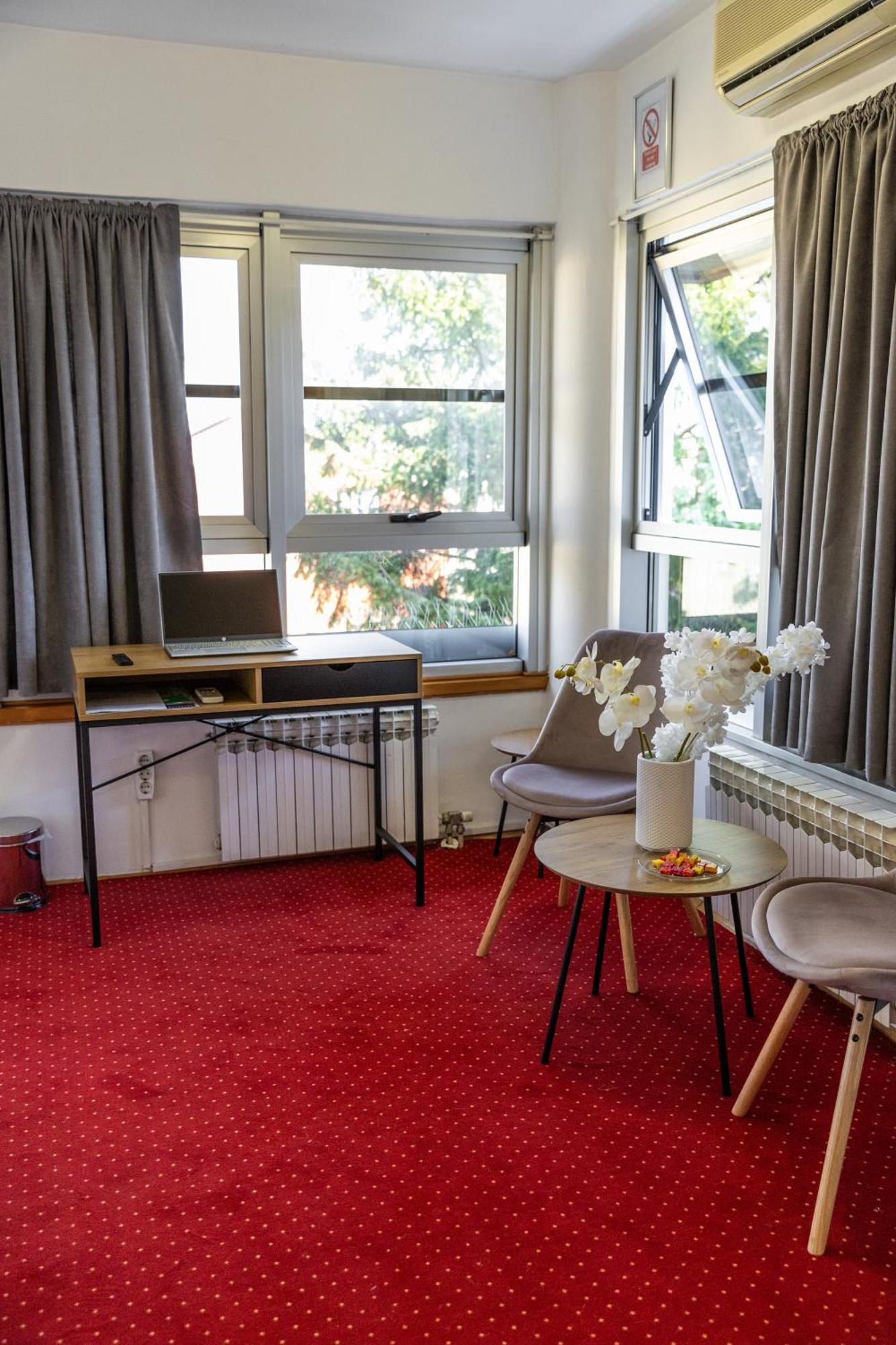 Olimpus Apartmani Bd Banjaluka บันยาลูกา ภายนอก รูปภาพ